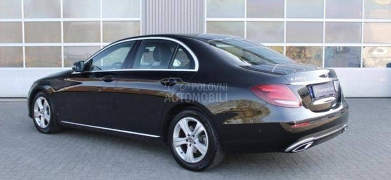 Mercedes Benz E 200 AVANTGARDE
