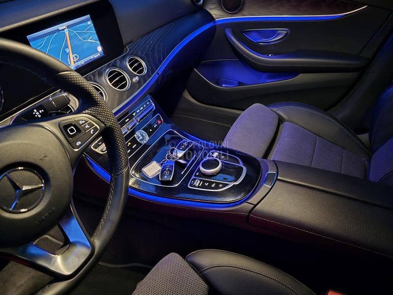 Mercedes Benz E 200 AVANTGARDE