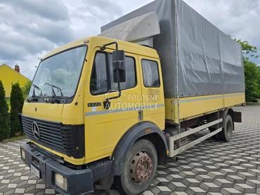 Mercedes Benz 1422