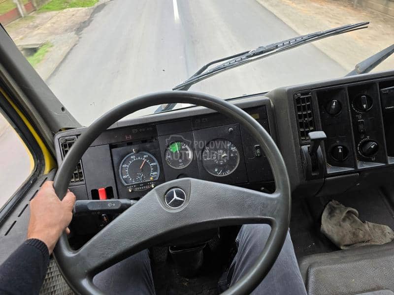 Mercedes Benz 1422