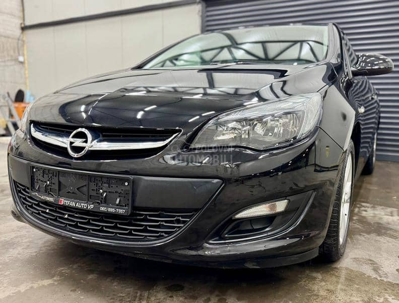 Opel Astra J 1.4 TURBO CH