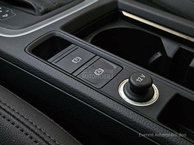 Audi Q3 2.0TDi BlackE Matrix