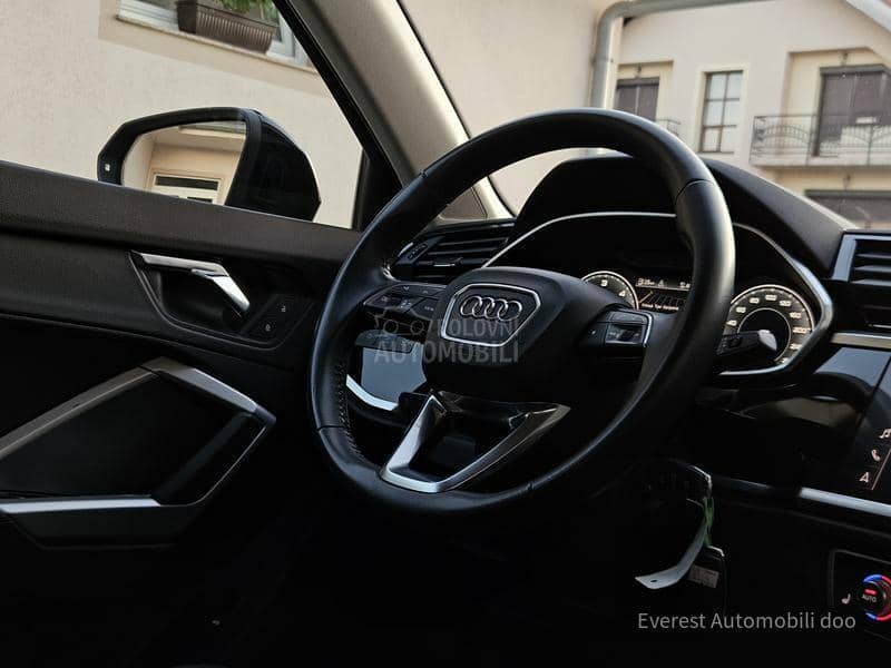 Audi Q3 2.0TDi BlackE Matrix