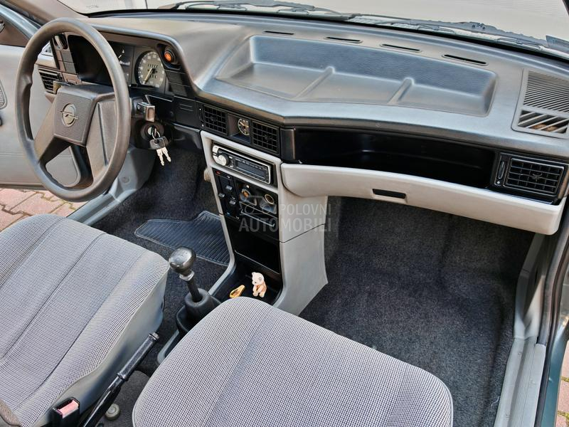 Opel Kadett 1.3 s / LS