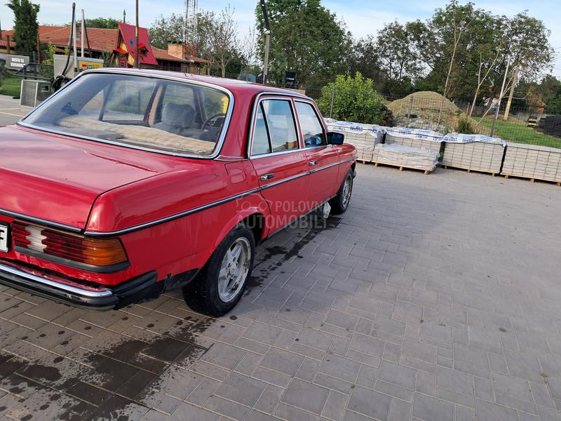 Mercedes Benz W123 