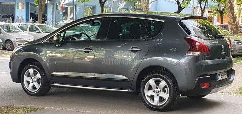 Peugeot 3008 FELINE PAN0RAMA LED