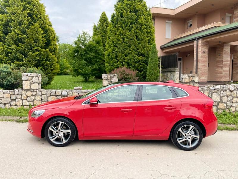 Volvo V40 Švajcarska