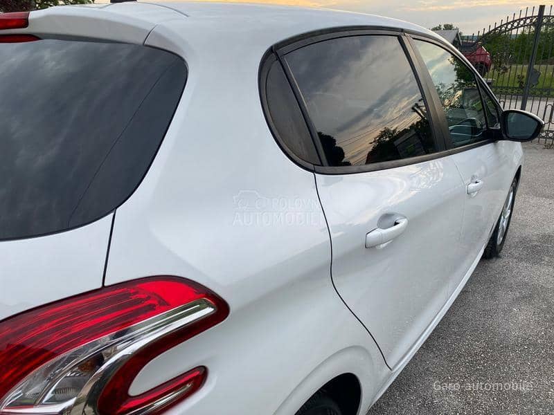 Peugeot 208 1.2 STYLE CH NOV