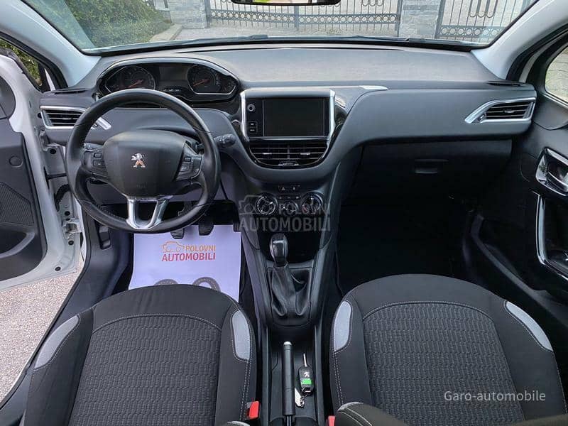 Peugeot 208 1.2 STYLE CH NOV