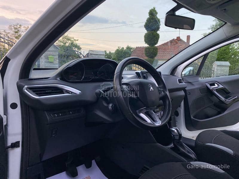 Peugeot 208 1.2 STYLE CH NOV
