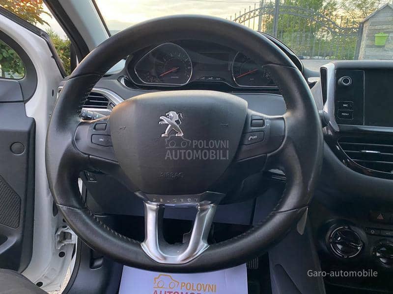 Peugeot 208 1.2 STYLE CH NOV