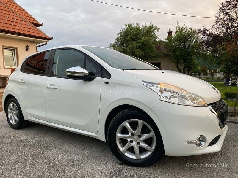 Peugeot 208 1.2 STYLE CH NOV