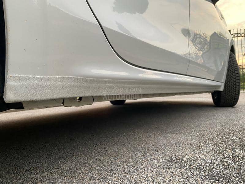 Peugeot 208 1.2 STYLE CH NOV