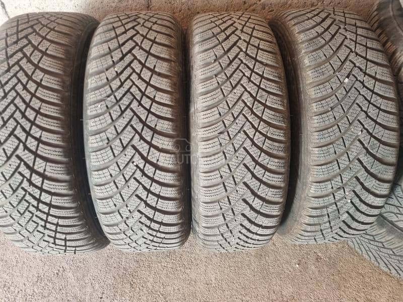 Hankook 185/60 R15 Zimska