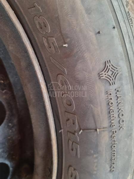 Hankook 185/60 R15 Zimska