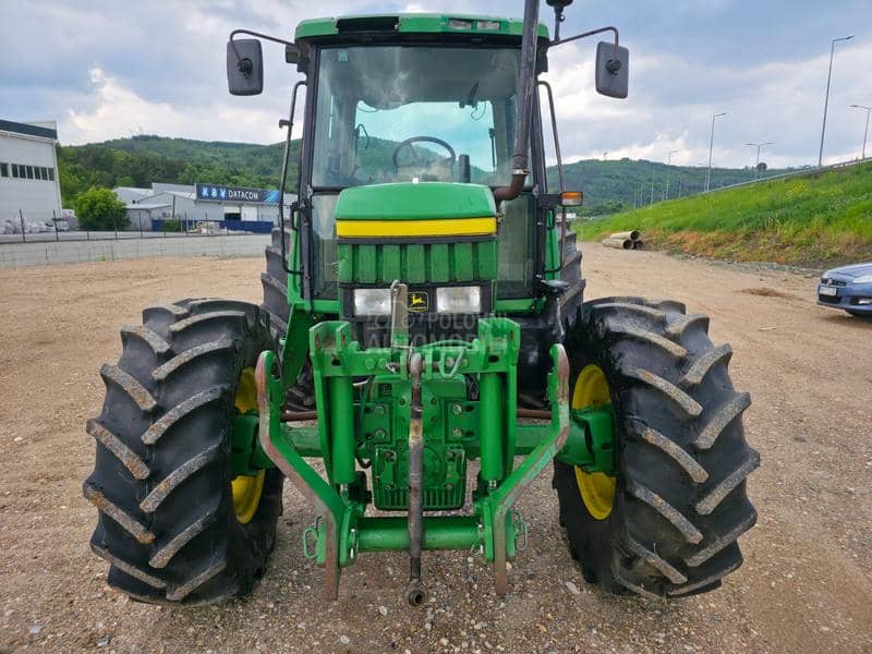 John Deere 6110