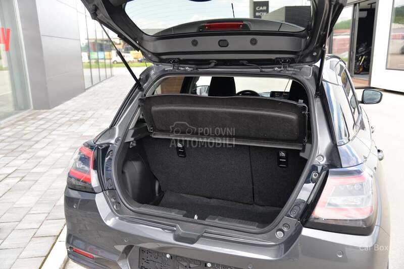 Suzuki Swift PREMIUM 2WD 5MT
