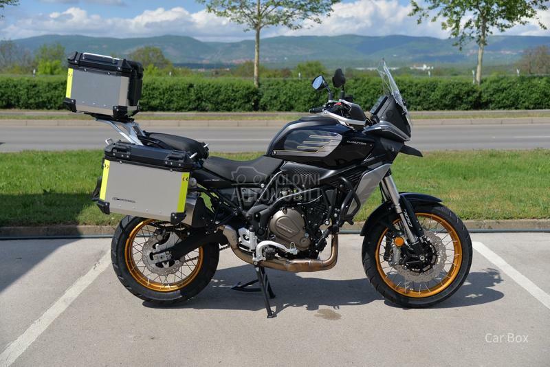 QJMOTOR SRT 700 SX