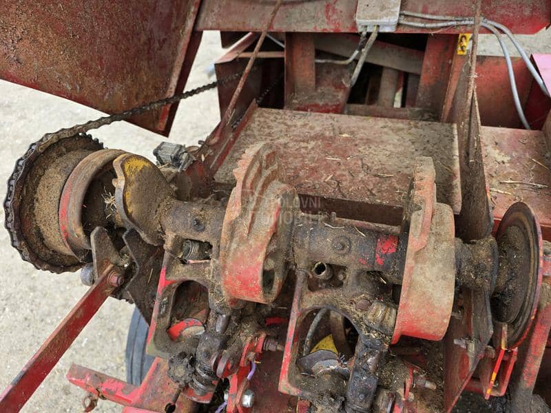 New Holland 265