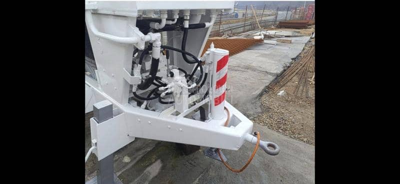 PUMPA ZA BETON MECBO