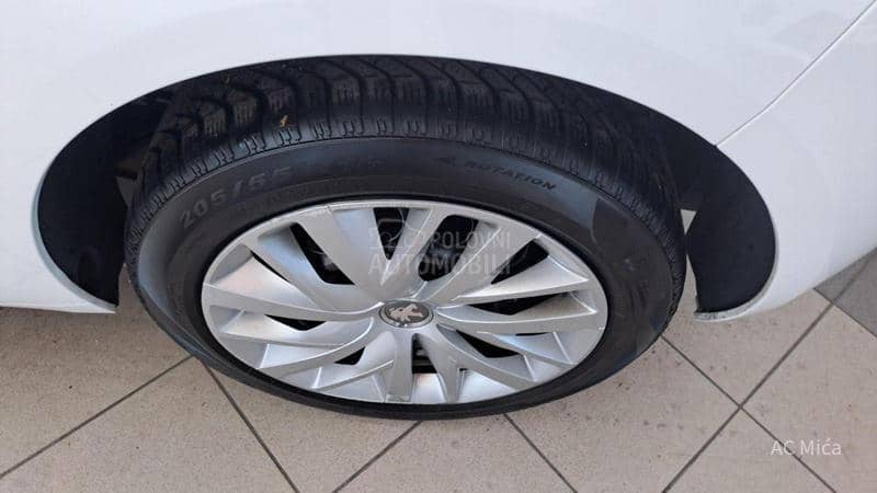 Peugeot 308 1.5 BLU NAV LED USB