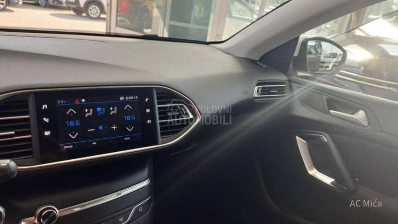Peugeot 308 1.5 BLU NAV LED USB