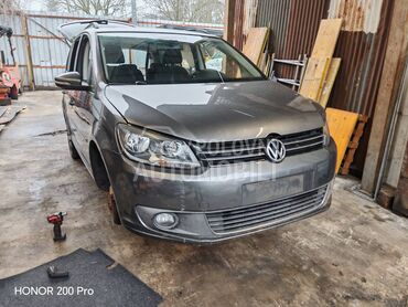 Branik,far,maska,hauba za Volkswagen Touran od 2011. do 2015. god.