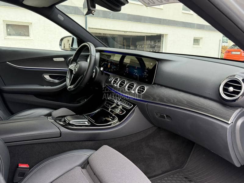 Mercedes Benz E 300 DE Avantgarde