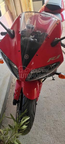 Yamaha r1
