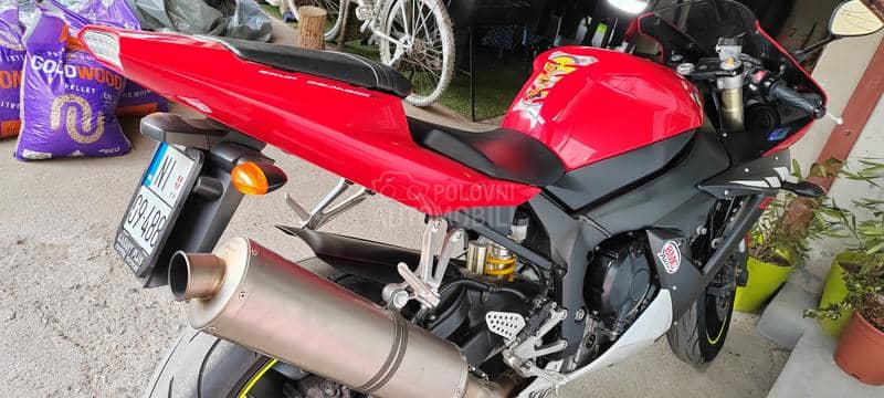 Yamaha r1