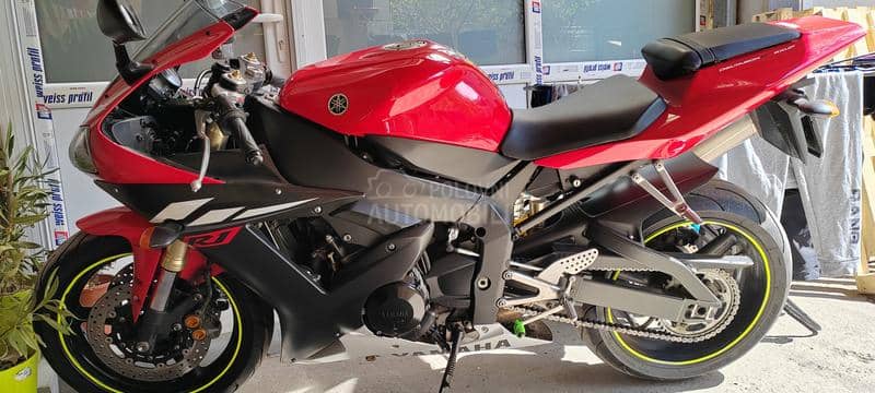 Yamaha r1