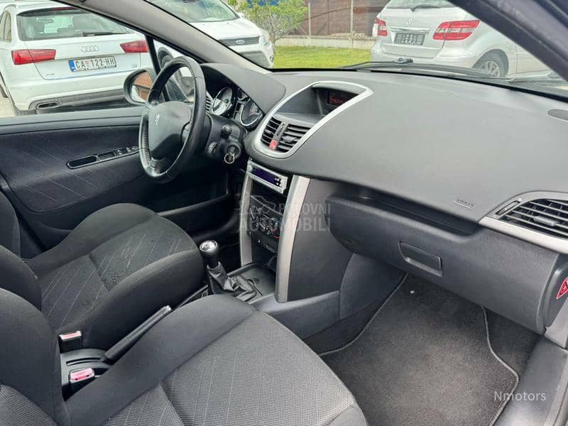 Peugeot 207 1.6i