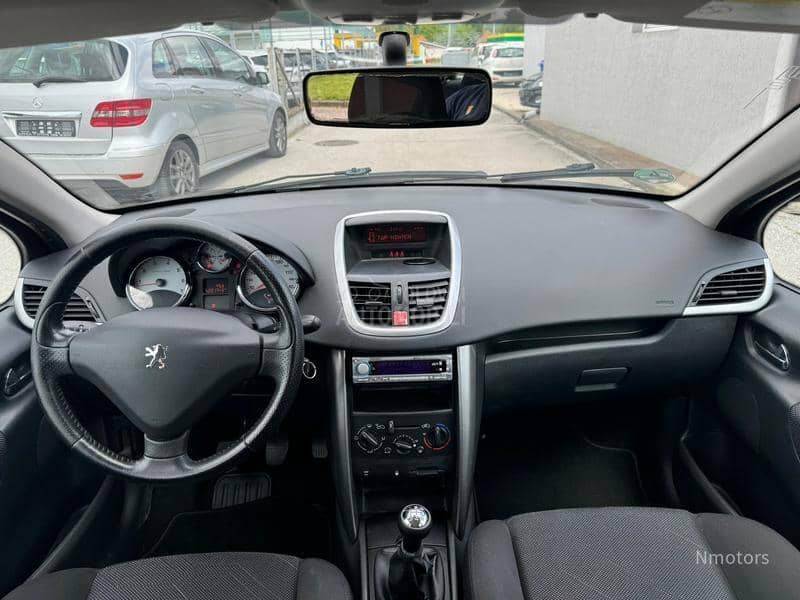 Peugeot 207 1.6i