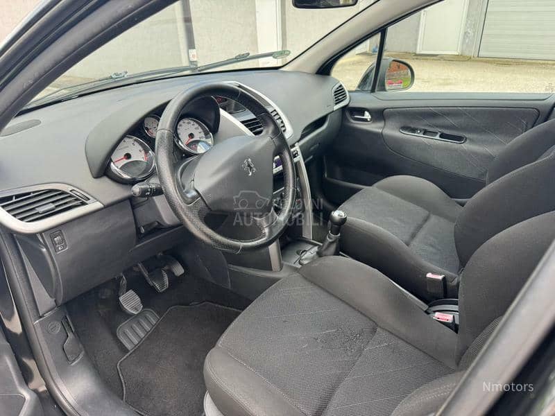 Peugeot 207 1.6i
