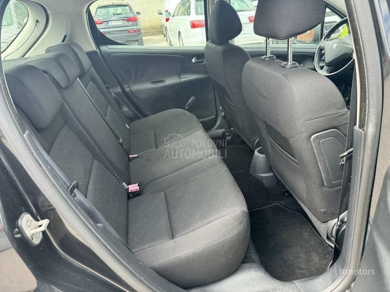 Peugeot 207 1.6i