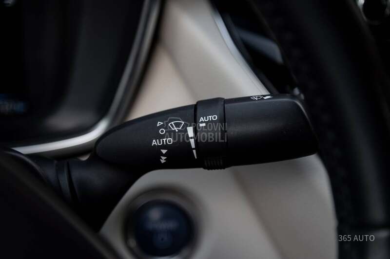Toyota Corolla HYBRID/FAB. GARAN.
