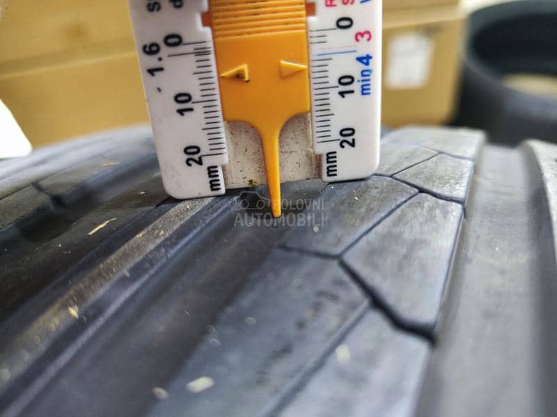 Dunlop 245/50 R18 Letnja