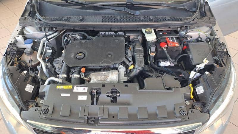 Peugeot 308 1.5 BLU NAV LED USB