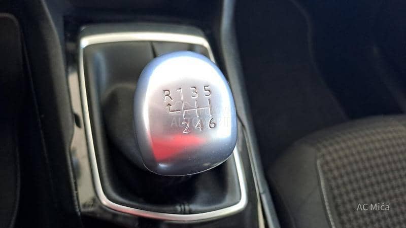 Peugeot 308 1.5 BLU NAV LED USB