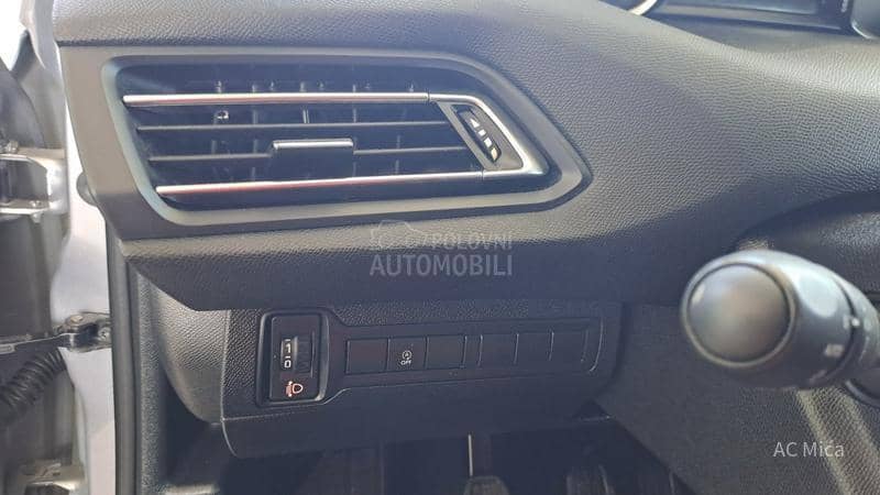 Peugeot 308 1.5 BLU NAV LED USB