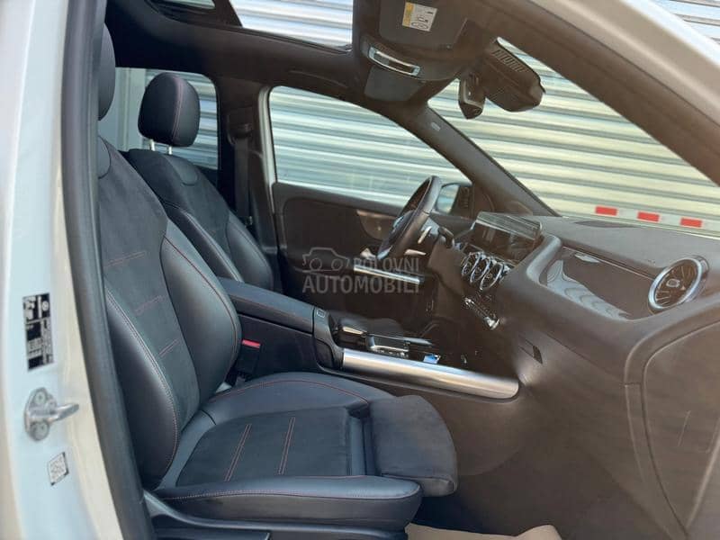 Mercedes Benz GLA 200 D/AMG/BLACK/20
