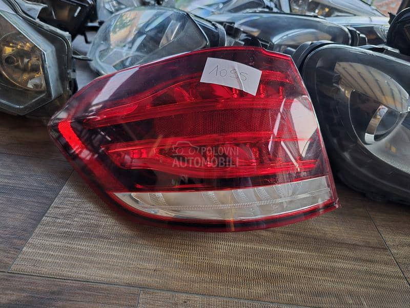 Levo štop svetlo W212