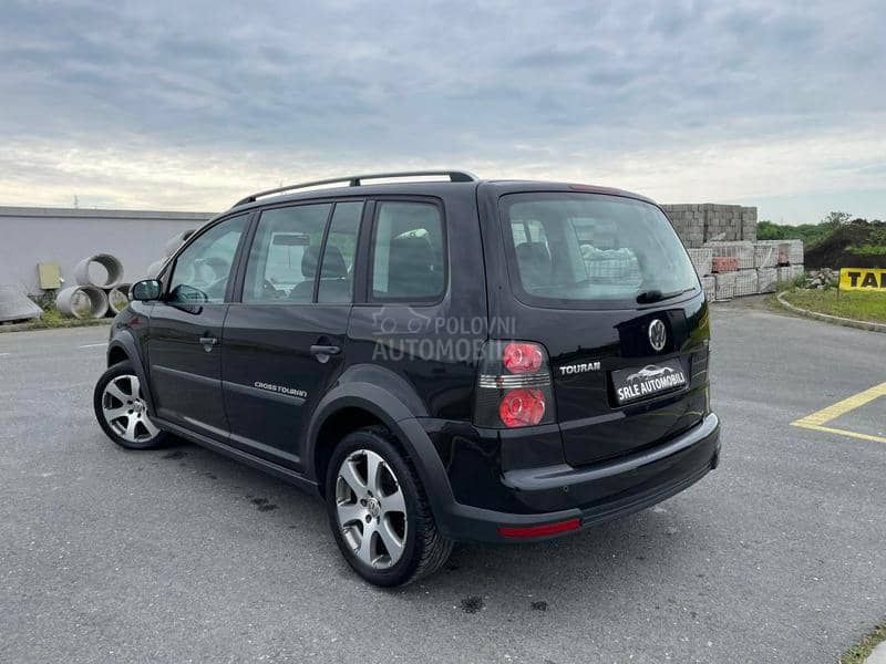 Volkswagen Touran cross NE MAČKA