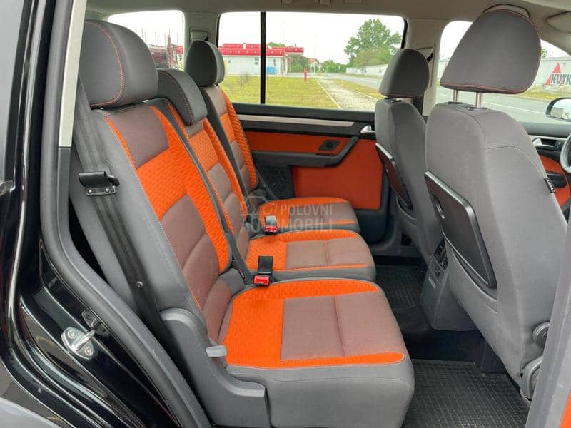 Volkswagen Touran cross NE MAČKA