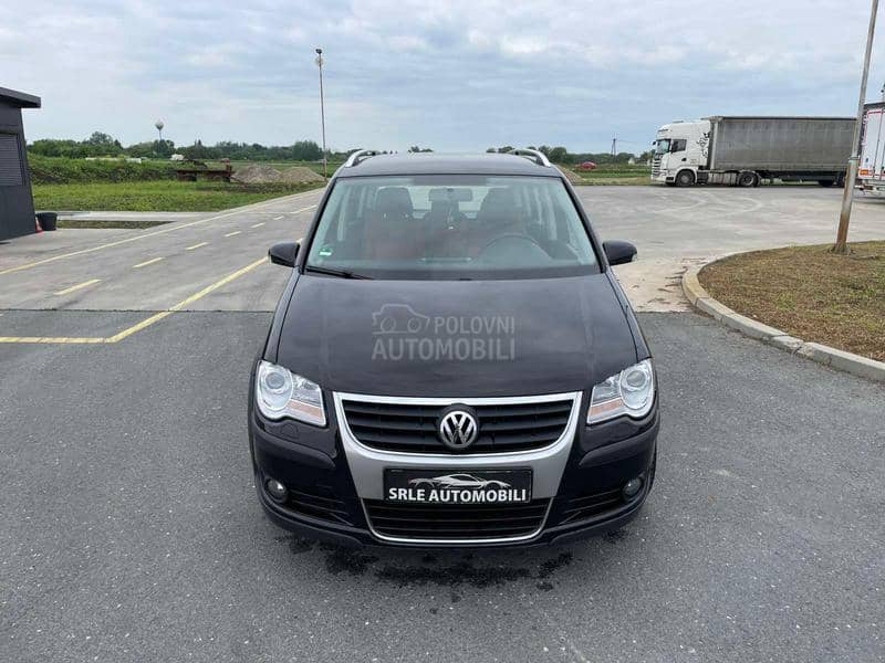 Volkswagen Touran cross NE MAČKA