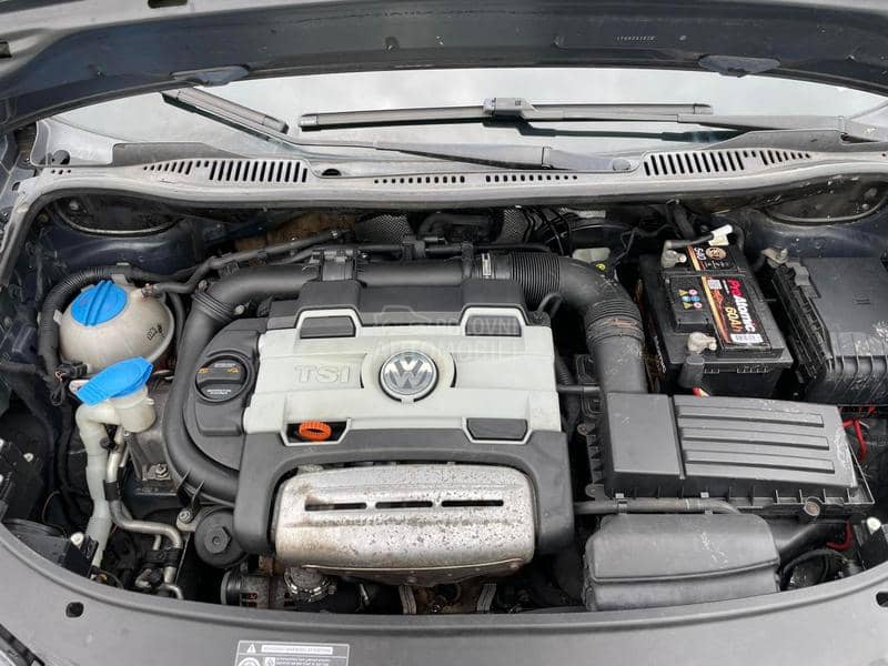 Volkswagen Touran cross NE MAČKA