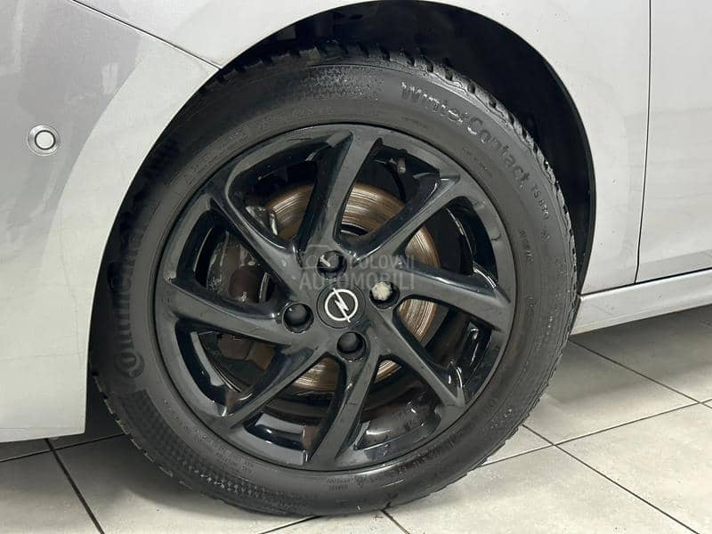 Opel Corsa F 1.2 GS LINE
