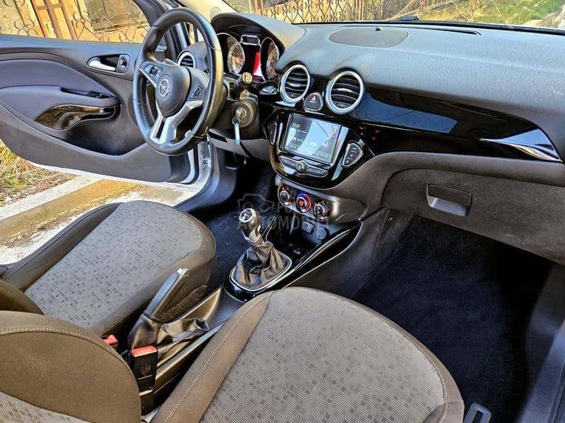 Opel Adam 