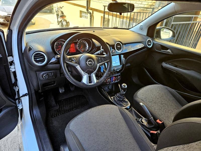 Opel Adam 