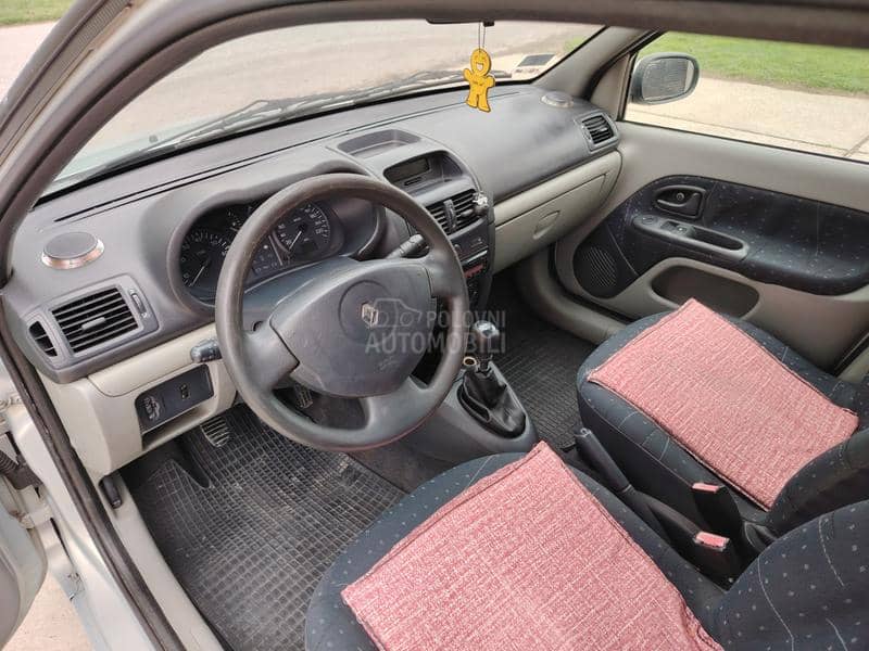 Renault Clio 1.2 8v
